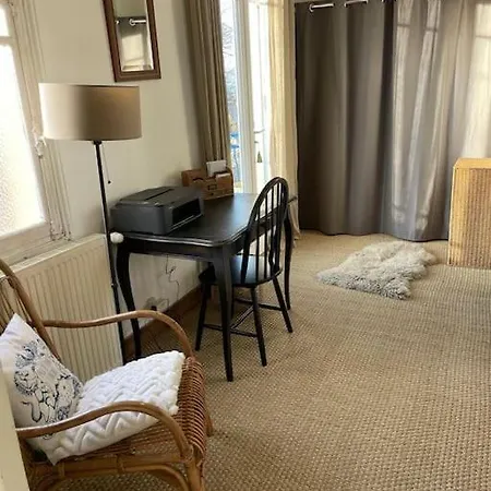 Maison De Charme Avec Vue * تروفيي سور مير